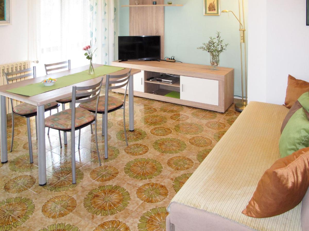 Apartment Maslina - Pul335 By Interhome Pjescana Uvala Eksteriør bilde